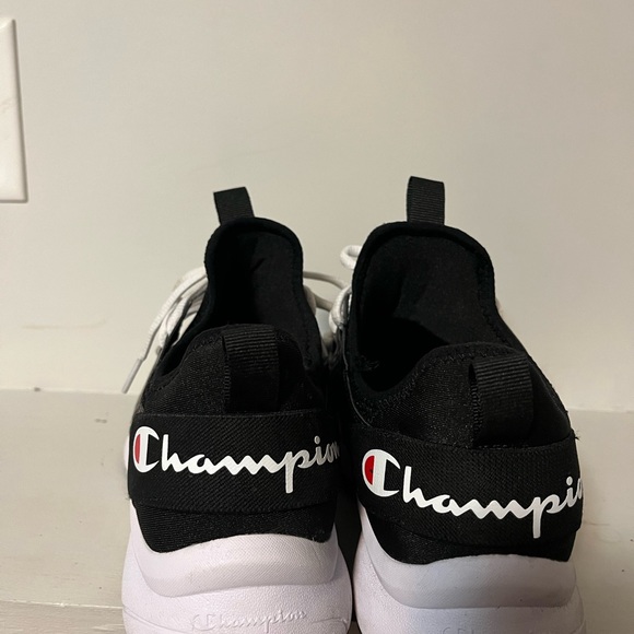 Champion - Picture 2 of 4